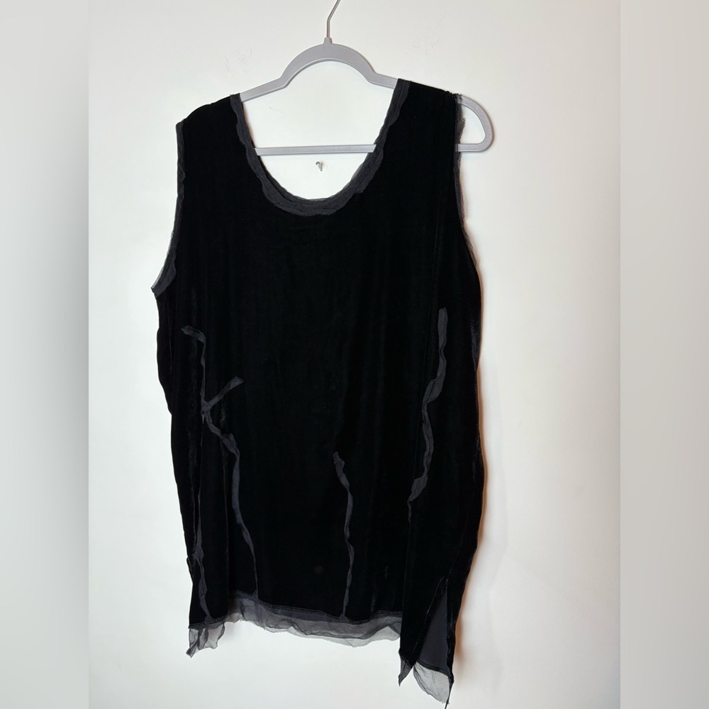 Chic Black Sleeveless Tank Top
